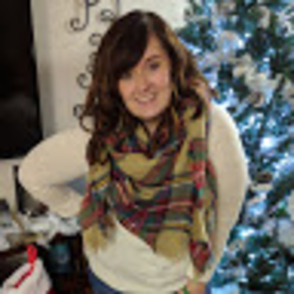 Meet your Posher, Amanda - Picture 1 of 1